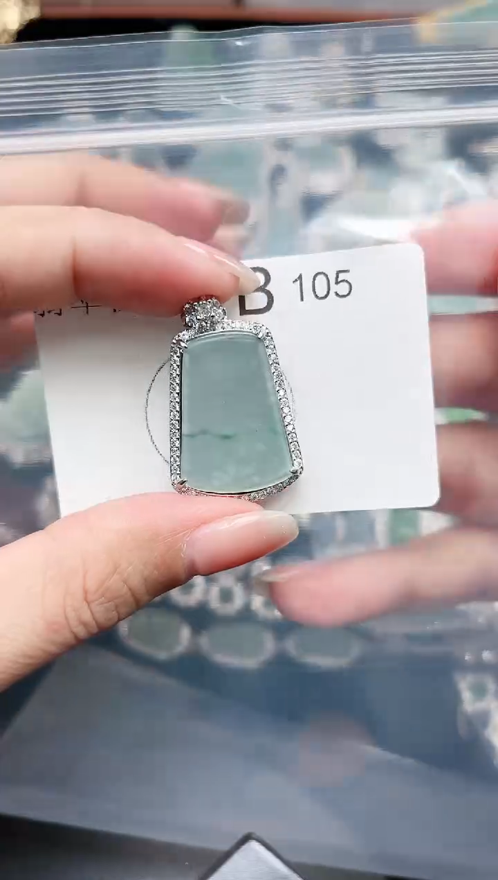 【闪购商品】翡翠颈饰未镶嵌105赠皮绳