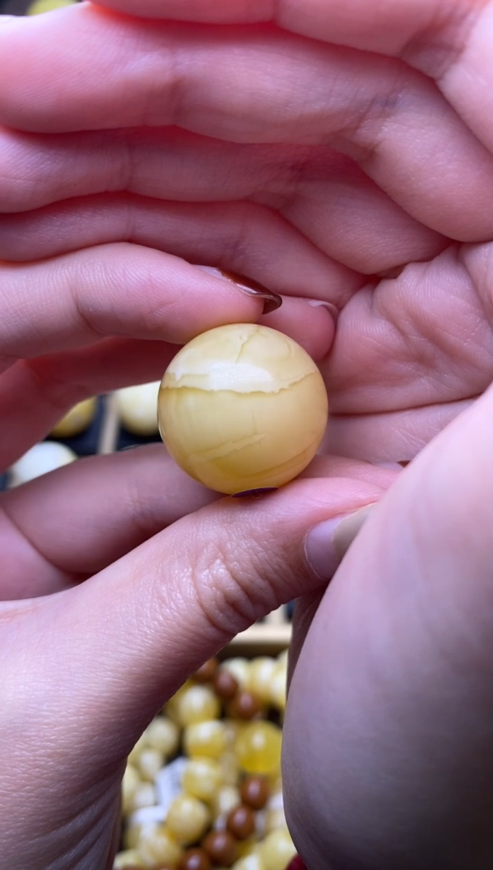 【闪购商品】琥珀裸石未镶嵌大小姐珠宝143