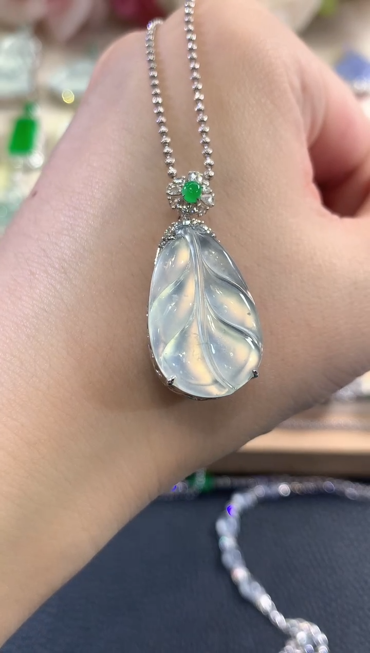 吊坠(不含链)18K金镶嵌翡翠d81   