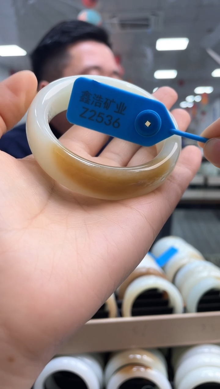 未镶嵌手镯和田玉手镯 Z2536 圈口56
