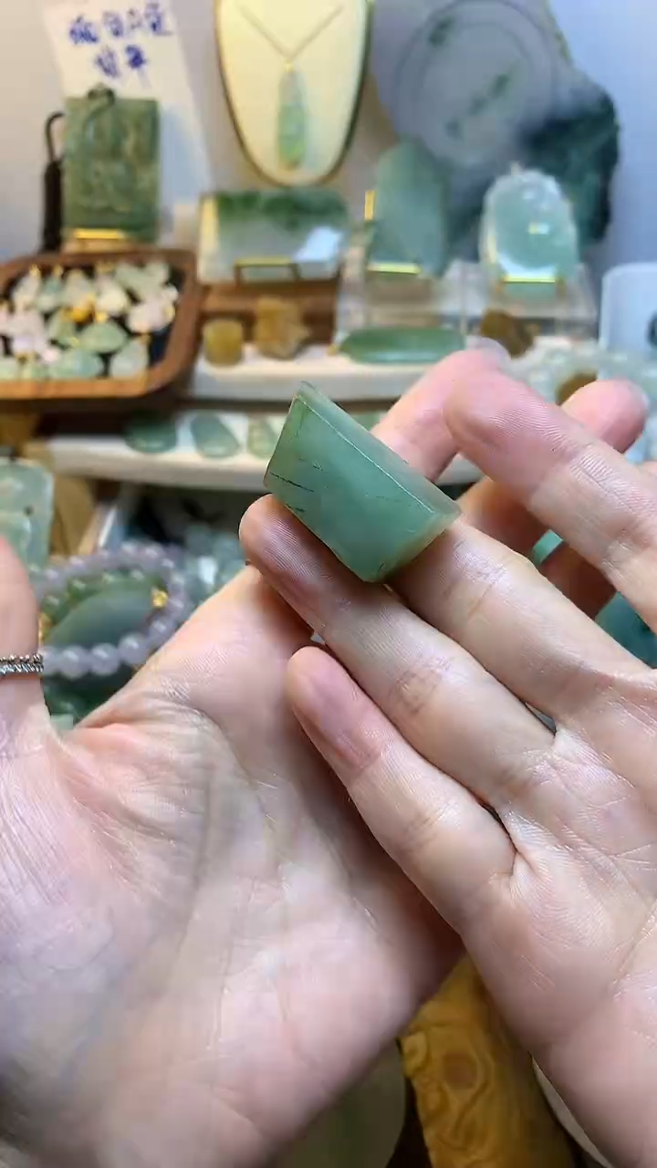 未镶嵌挂件翡翠缅甸A货翡翠,没有运费险,有纹有裂