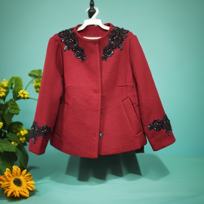 小香风重工钉珠圆领亮片短款外套C695