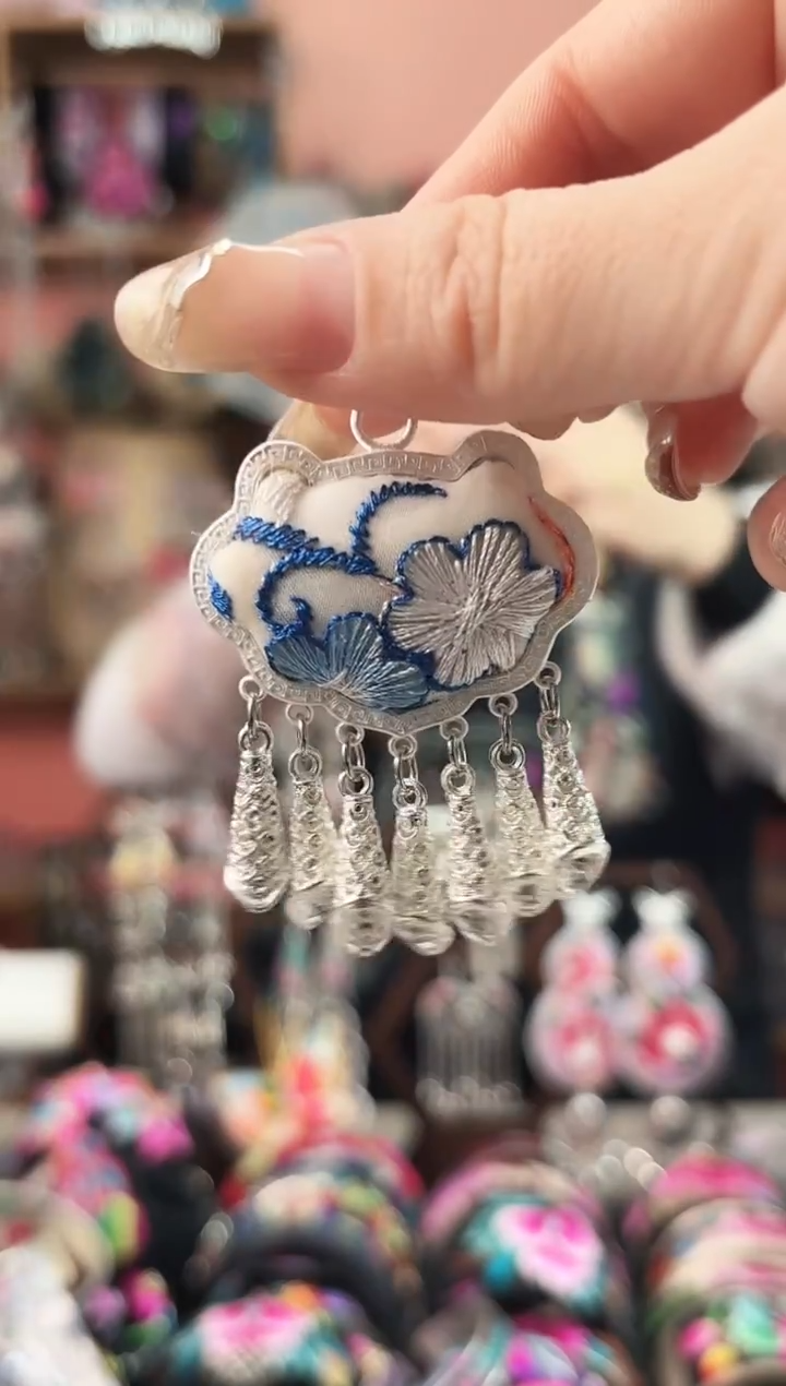 艺枝独绣手工饰品203