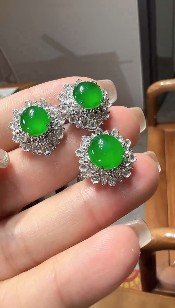 【闪购商品】翡翠戒指18K金镶嵌蛋面