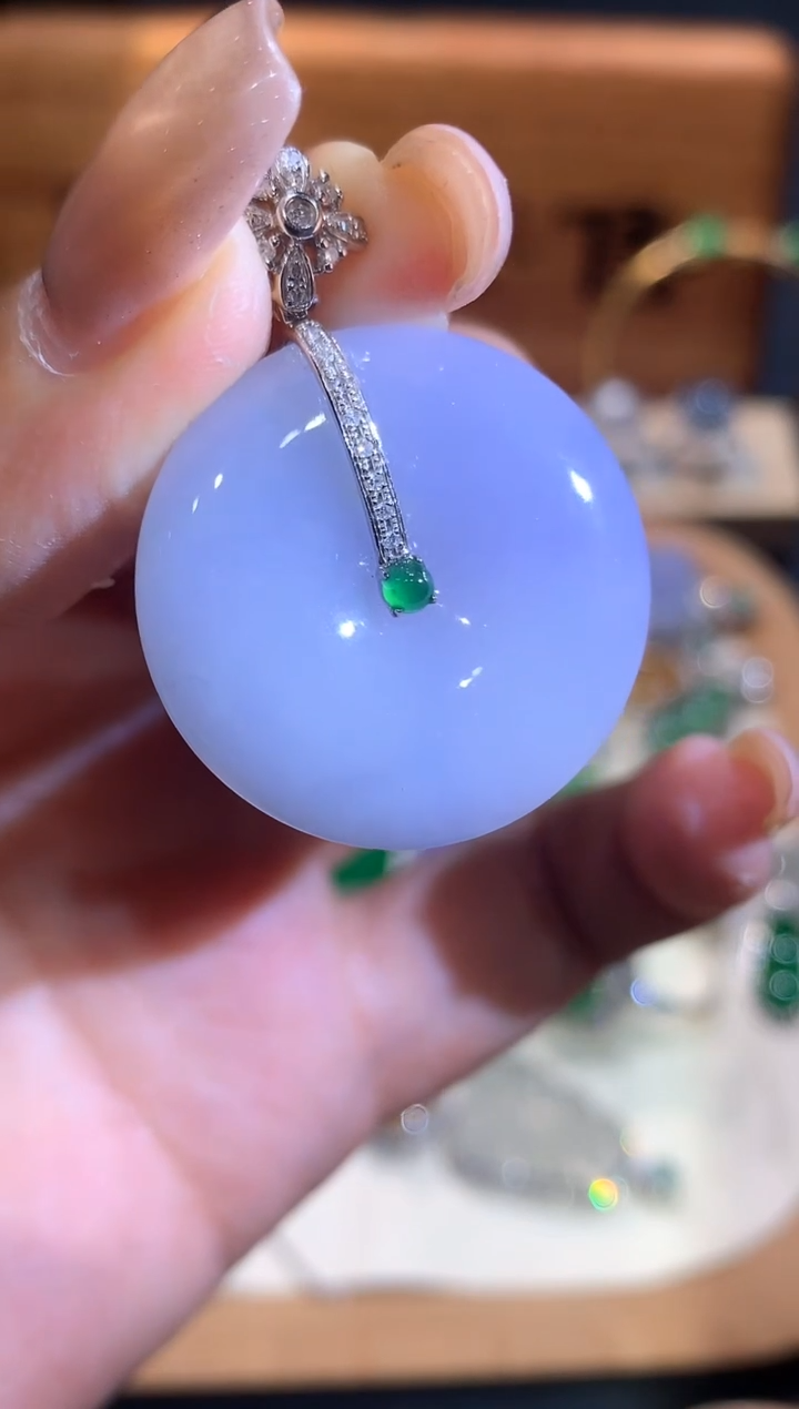 【闪购商品】翡翠18K金镶嵌颈饰团购