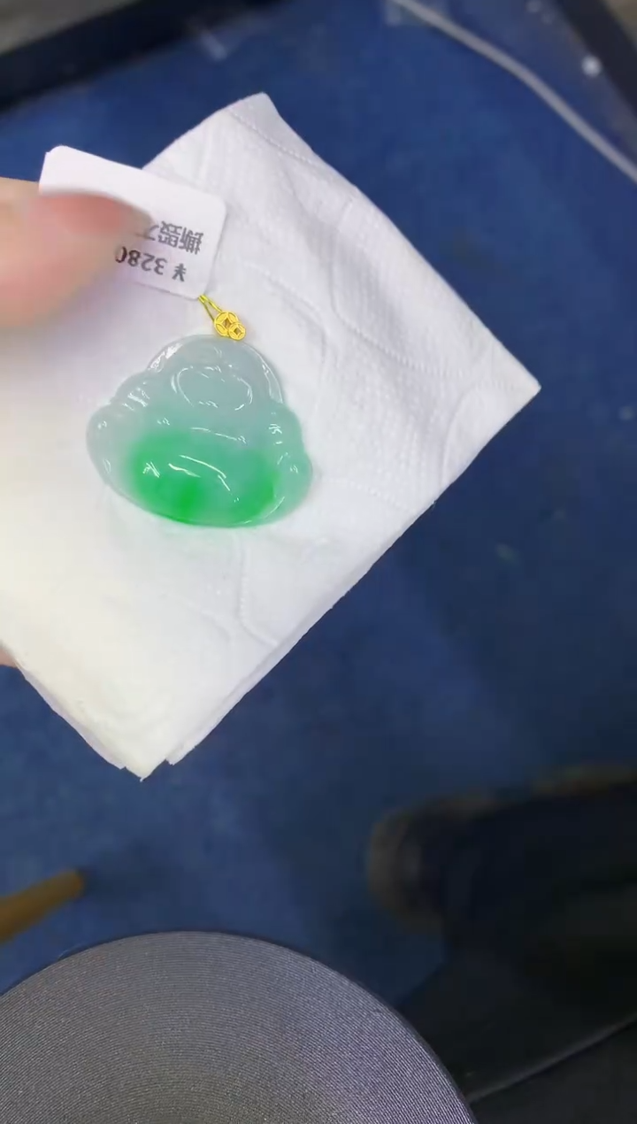 颈饰18K金镶嵌翡翠缅甸天然翡翠A货