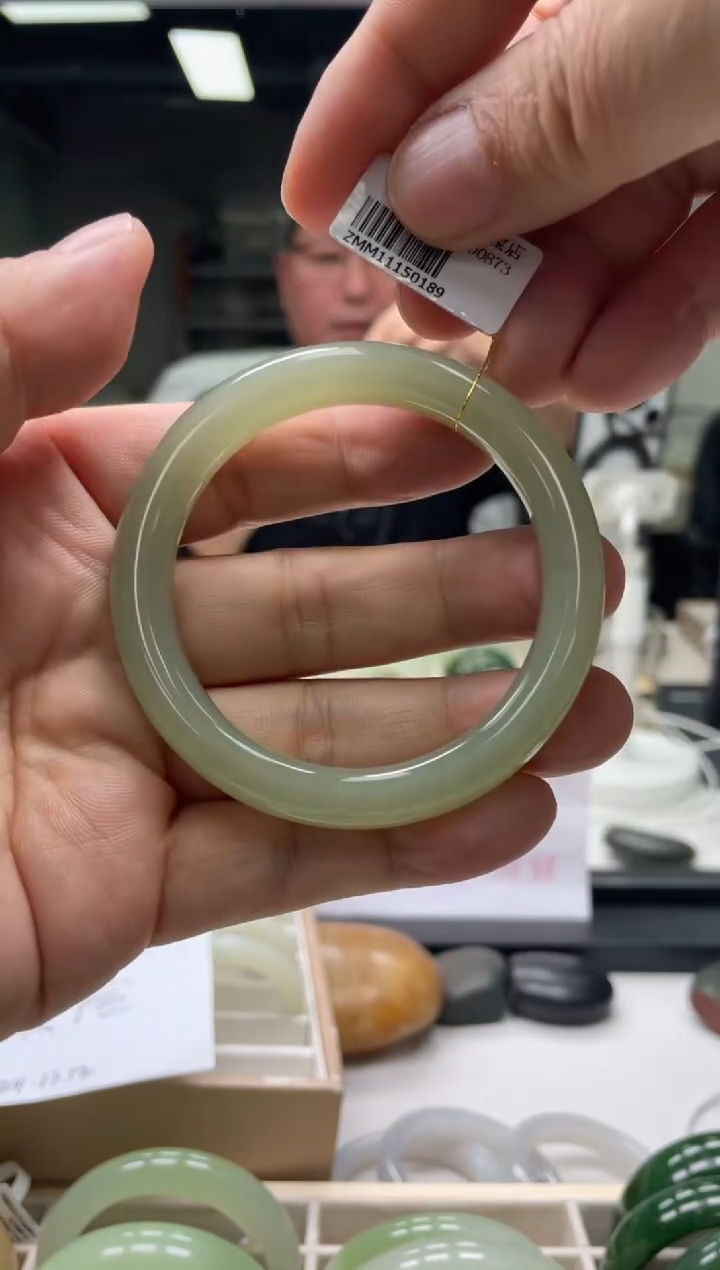 【闪购商品】和田玉手镯未镶嵌编码0189 圈口55-56