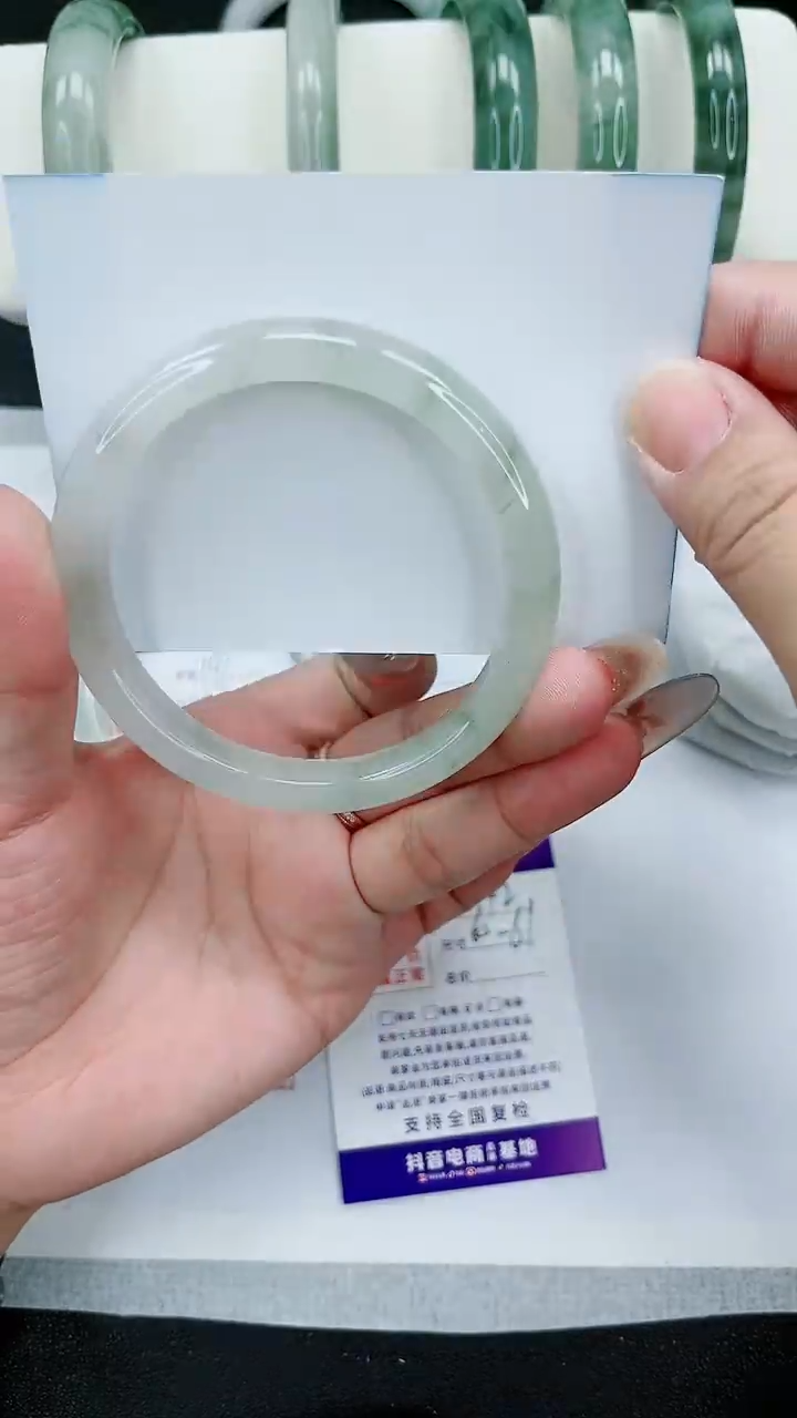 【闪购商品】石英质玉手镯未镶嵌142号/60-61圈