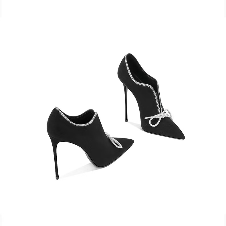 2025年秋季新款真皮黑色细跟深口高跟鞋女小众不累脚通勤百搭御姐