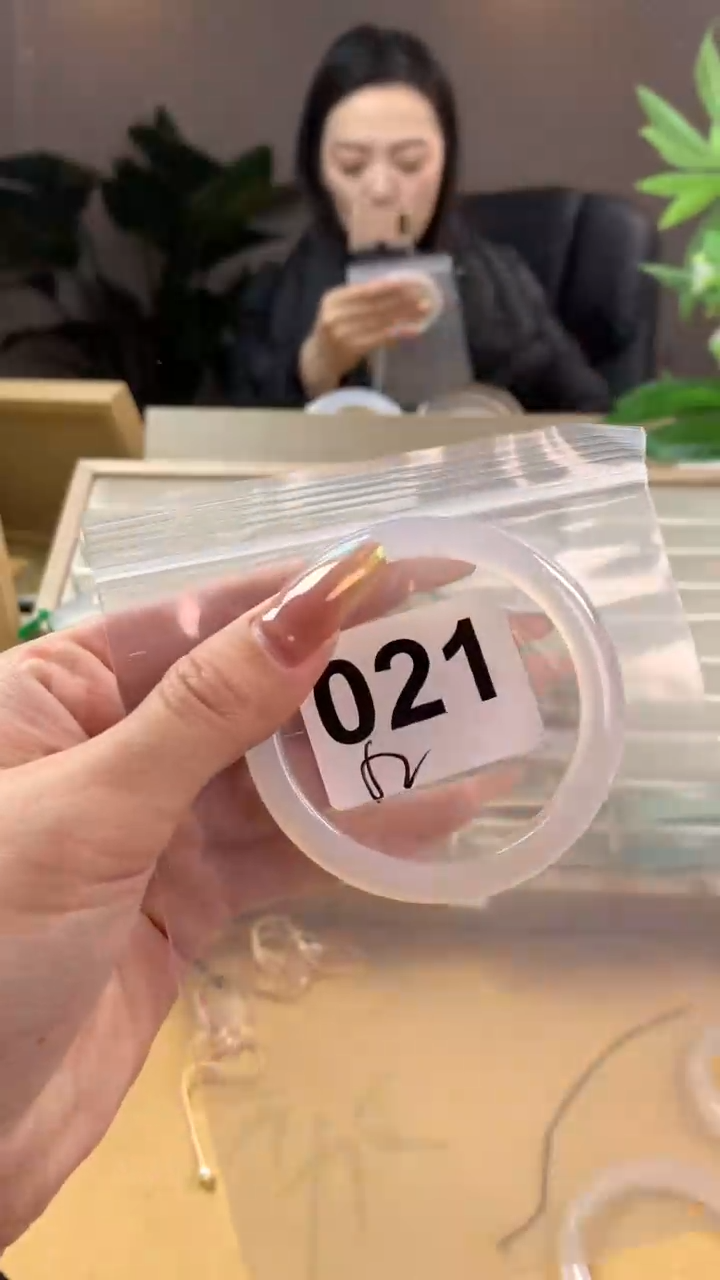 【闪购商品】玛瑙/玉髓手镯未镶嵌021