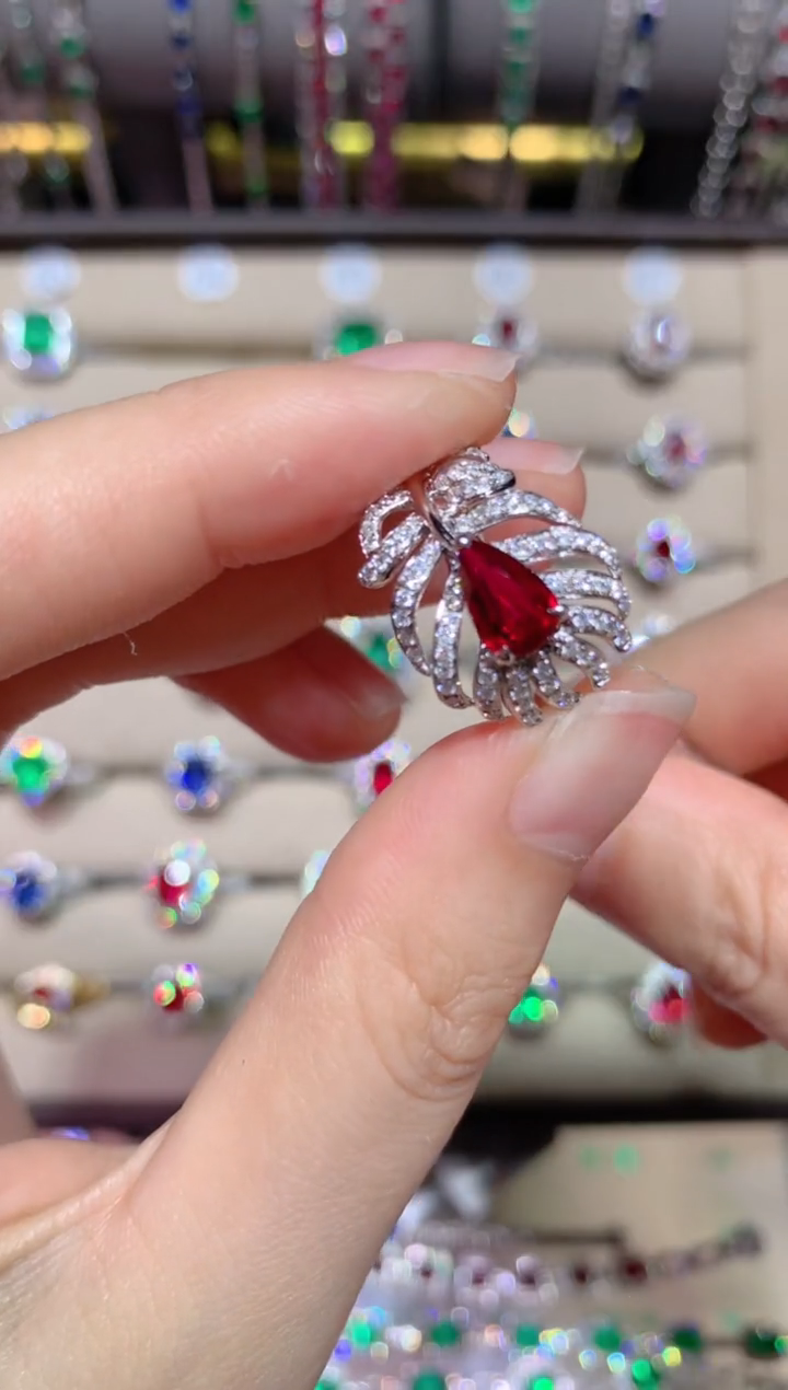 【闪购商品】红宝石戒指18K金镶嵌1.03CT  无烧鸽血红