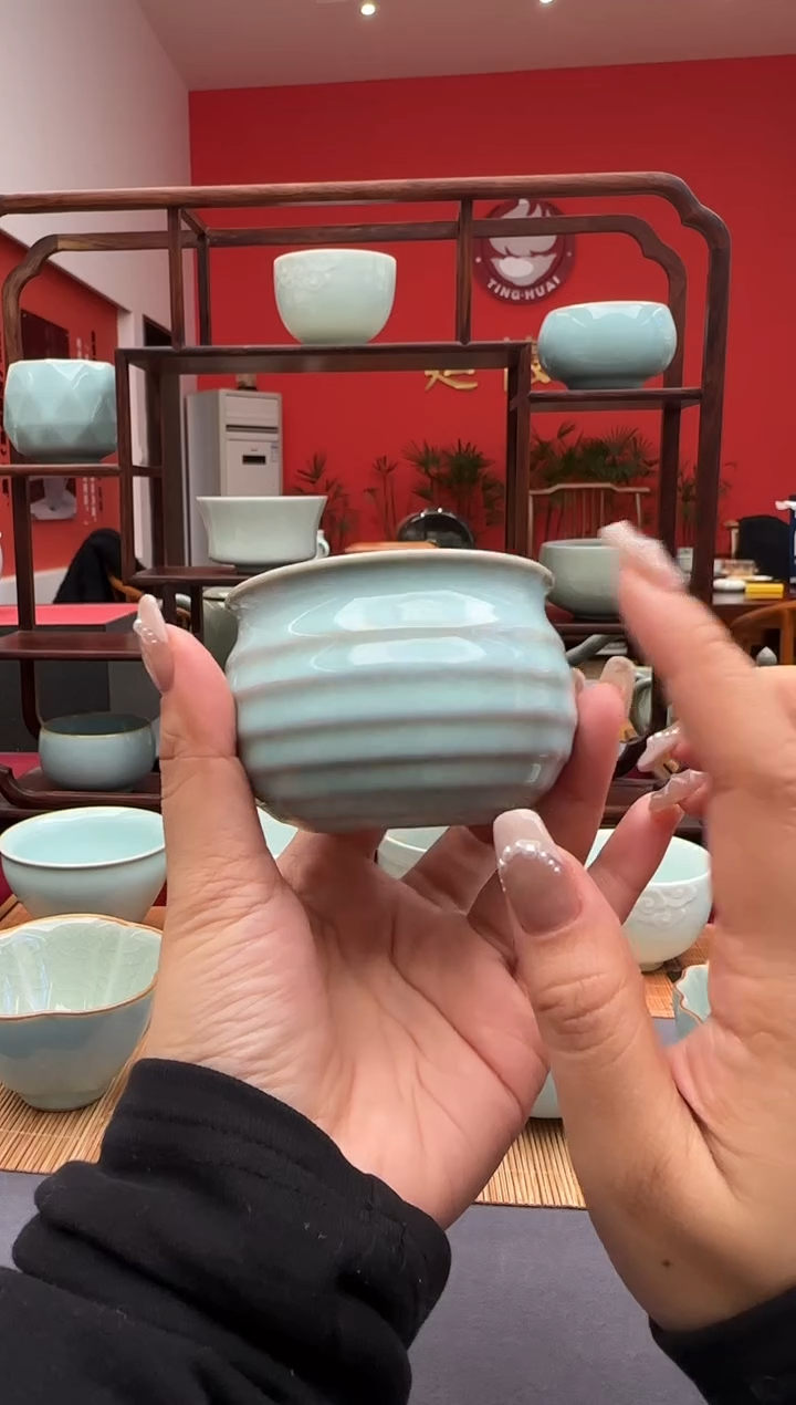 【闪购商品】廷怀窑天青色纯手支钉烧横纹杯