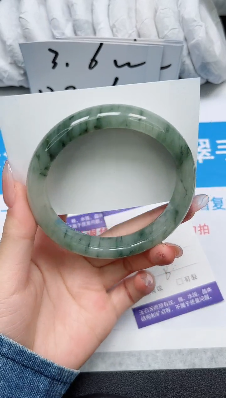 【闪购商品】石英质玉手镯未镶嵌145