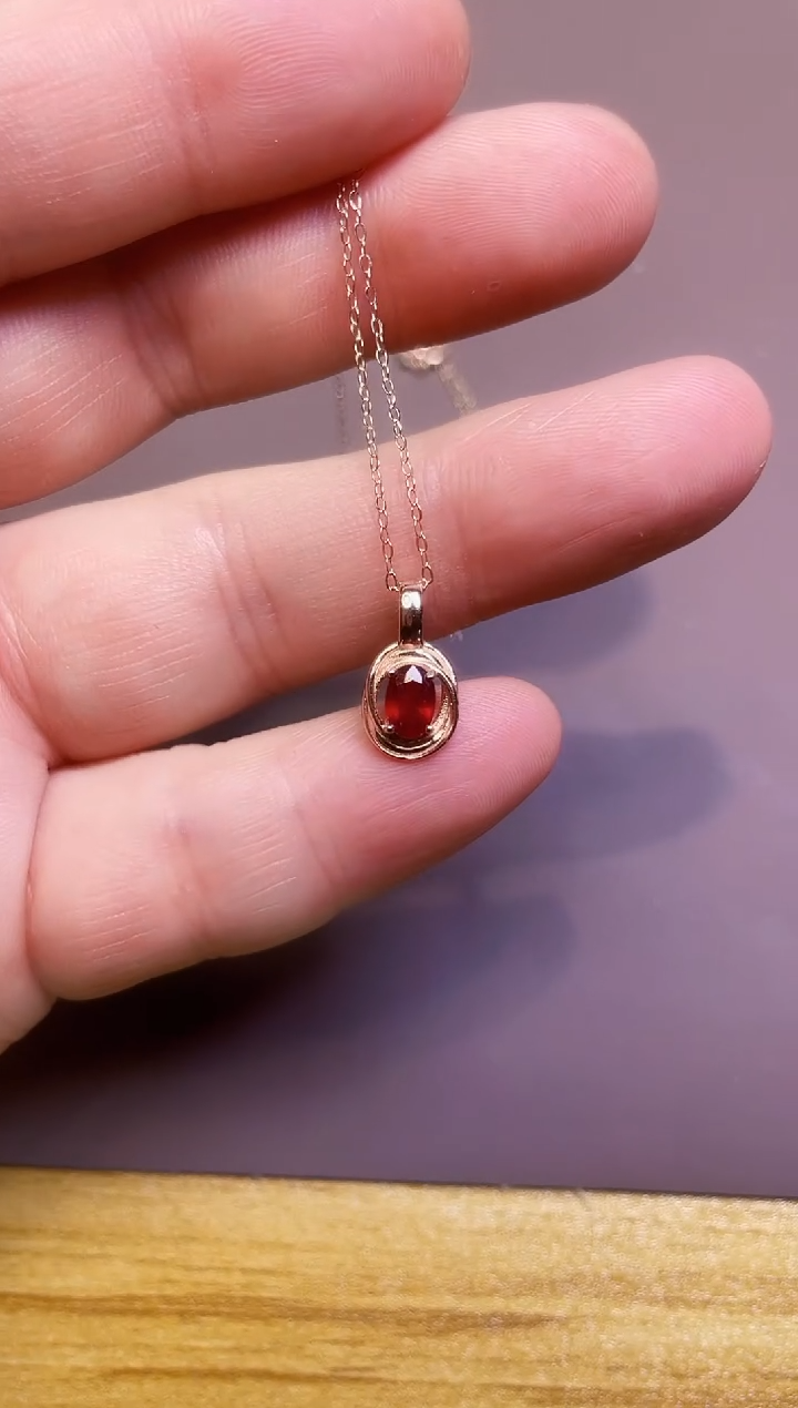 【闪购商品】红宝石吊坠(赠链)银S925镶嵌一条