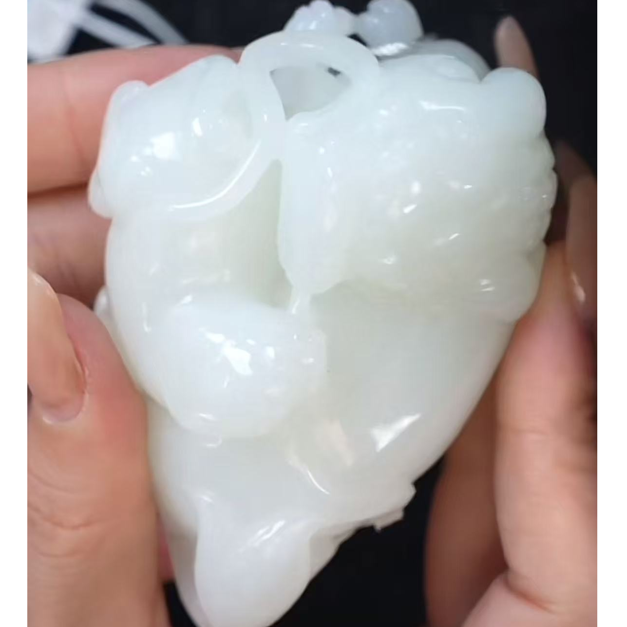 清代和田玉狮子戏球1 