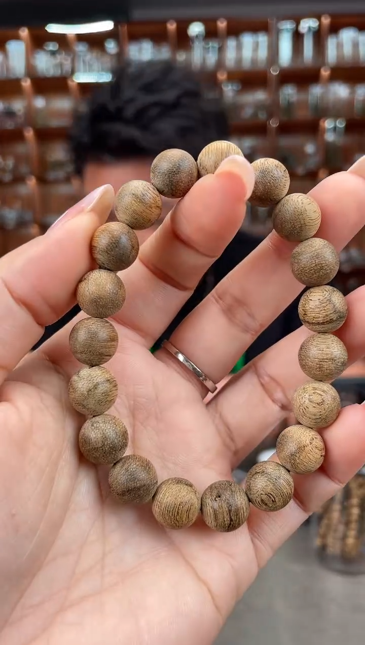 【闪购商品】沉香手串85号海南多样性发一条