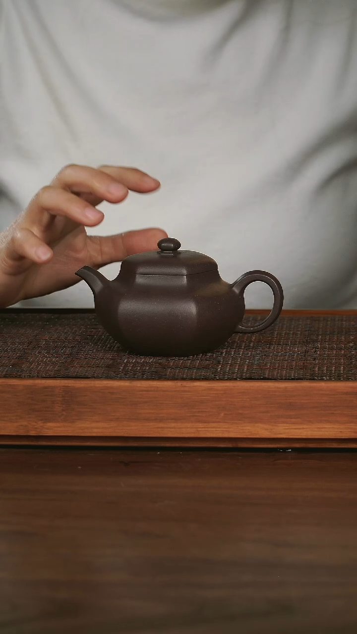 【闪购商品】紫砂茶壶 六方锦鼓 四号井底槽清 160cc