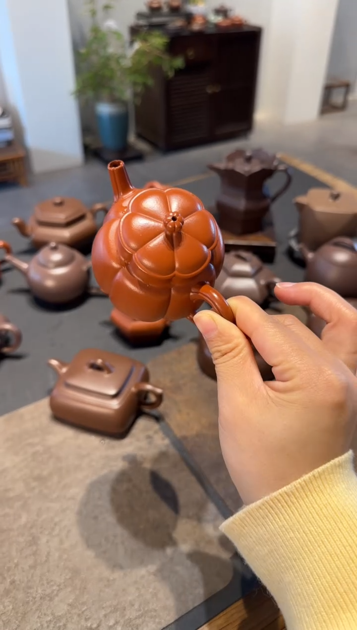 【闪购商品】紫砂茶壶繁花 朱泥