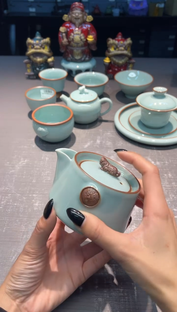 【闪购商品】徐名星 金虎纳福 手抓壶