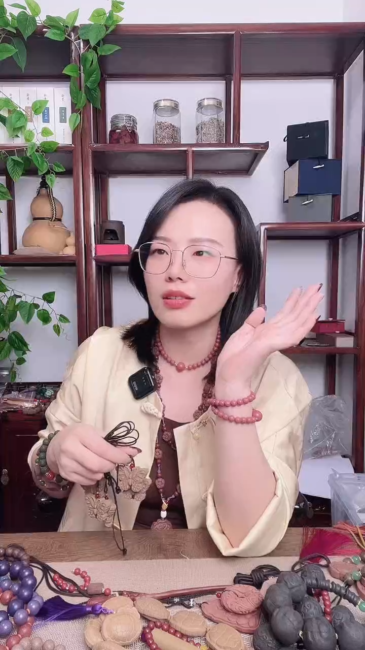 泥塑百花香方的花蝴蝶