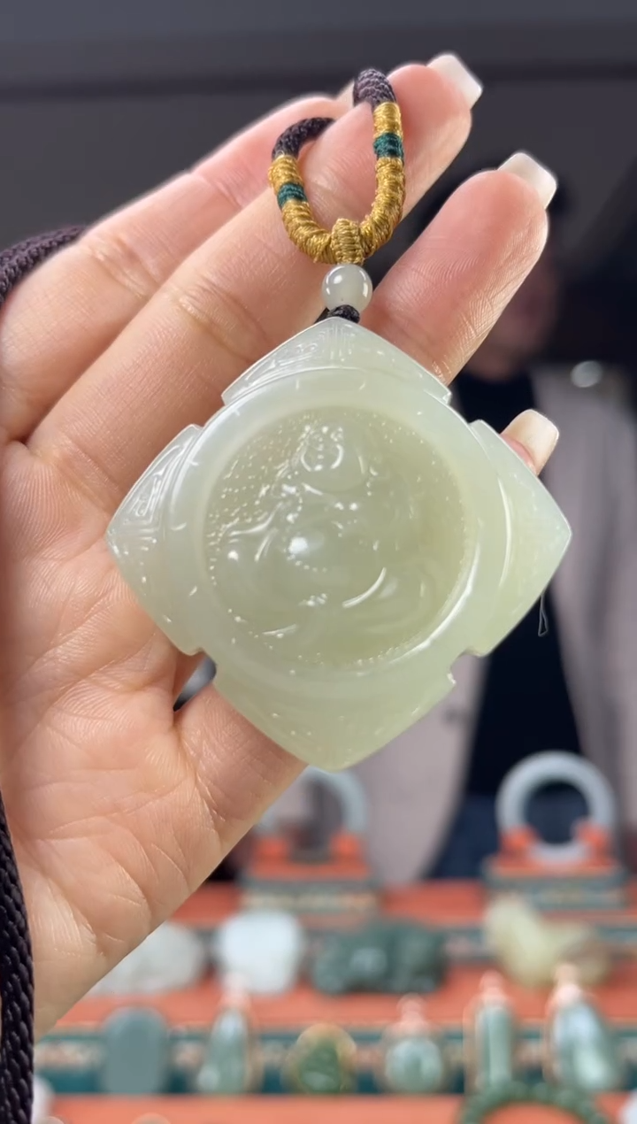 颈饰未镶嵌和田玉佩佩