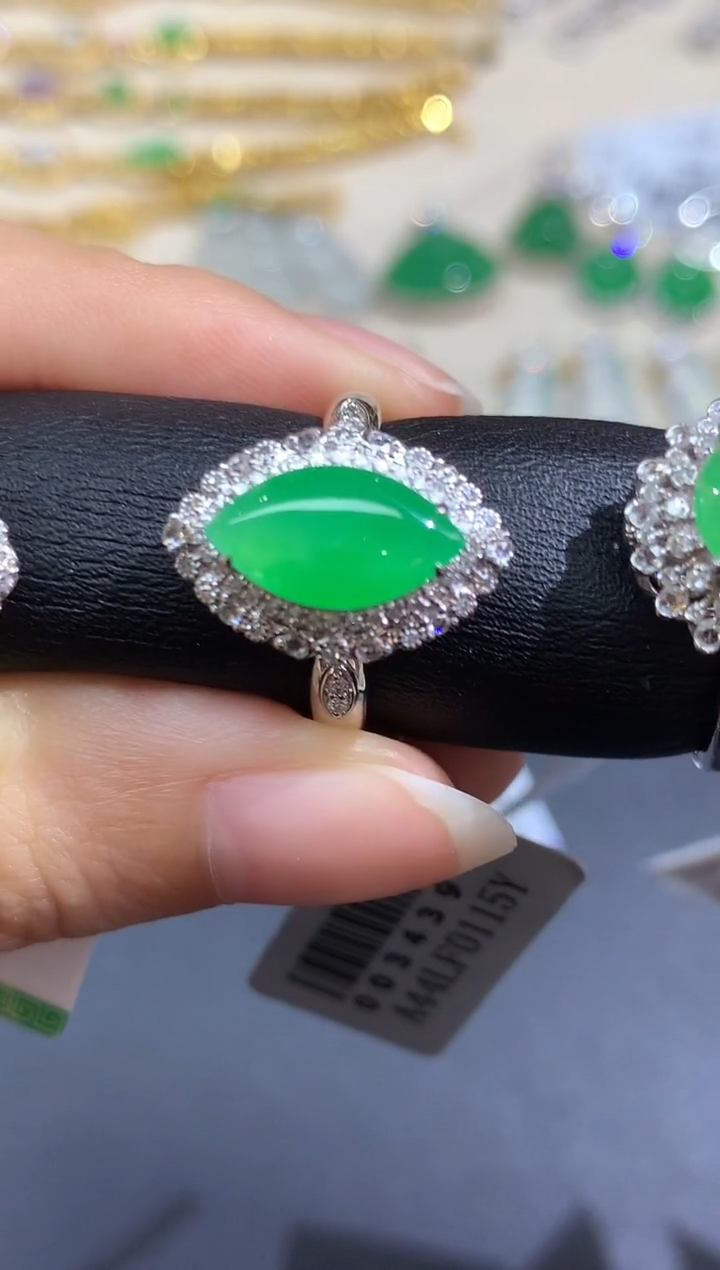 18K金镶嵌戒指翡翠戒指|19800