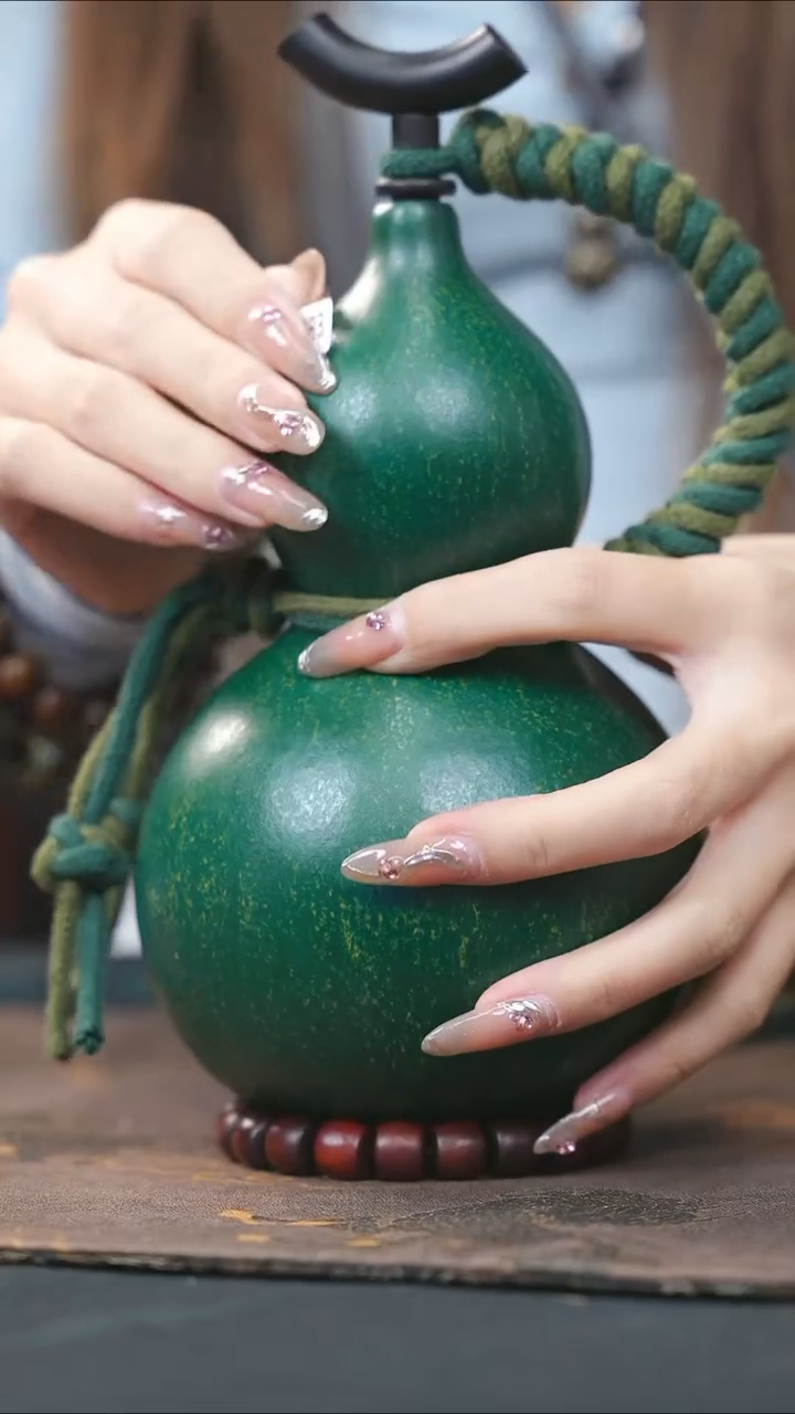 【闪购商品】WK283大漆酒葫芦不包手串及旋转底座