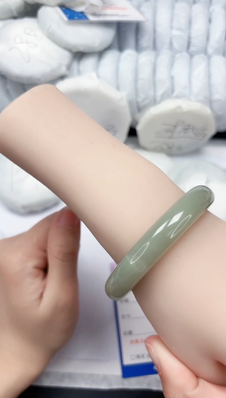 【闪购商品】和田玉手镯未镶嵌484-57.6