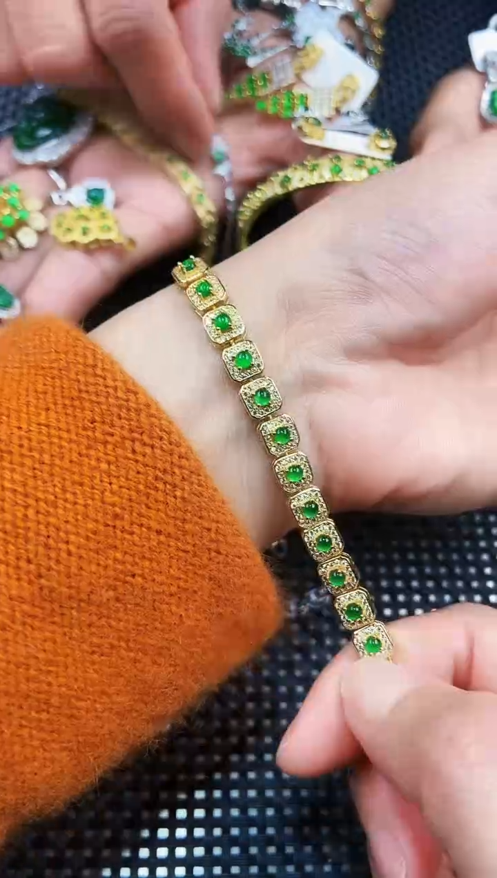 【闪购商品】翡翠手链未镶嵌1111111111