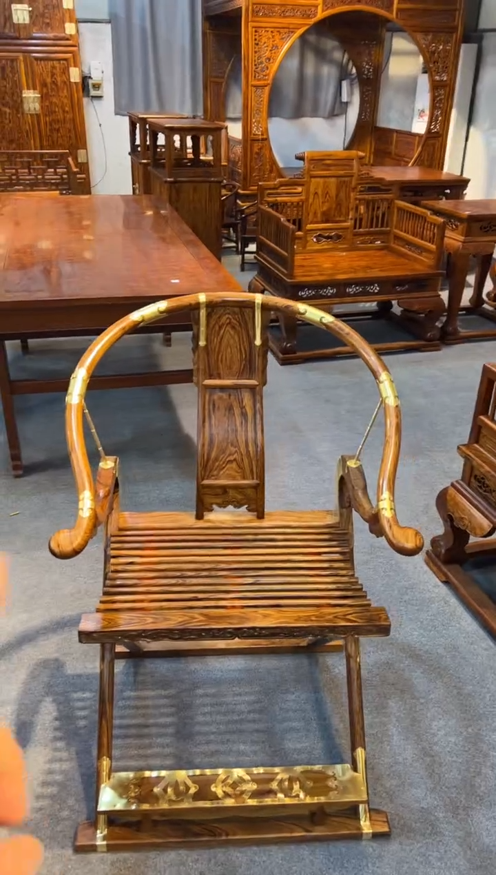 【闪购商品】花梨木类木雕椅子一只