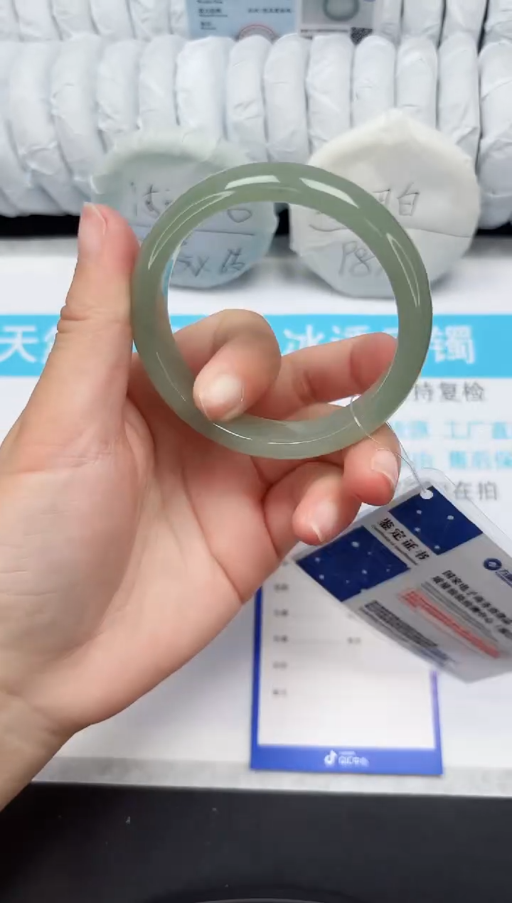 【闪购商品】石英质玉手镯未镶嵌62-53.5