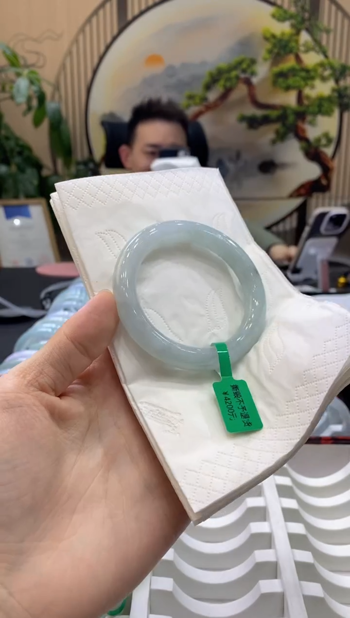 【闪购商品】翡翠手镯未镶嵌000002927