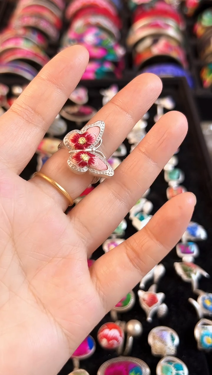 织绣艺枝独绣老绣饰品82竞拍