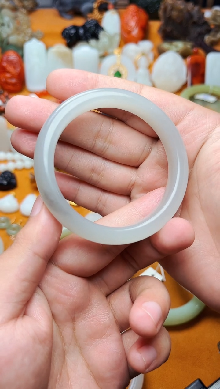 【闪购商品】和田玉手镯未镶嵌57.2圈口