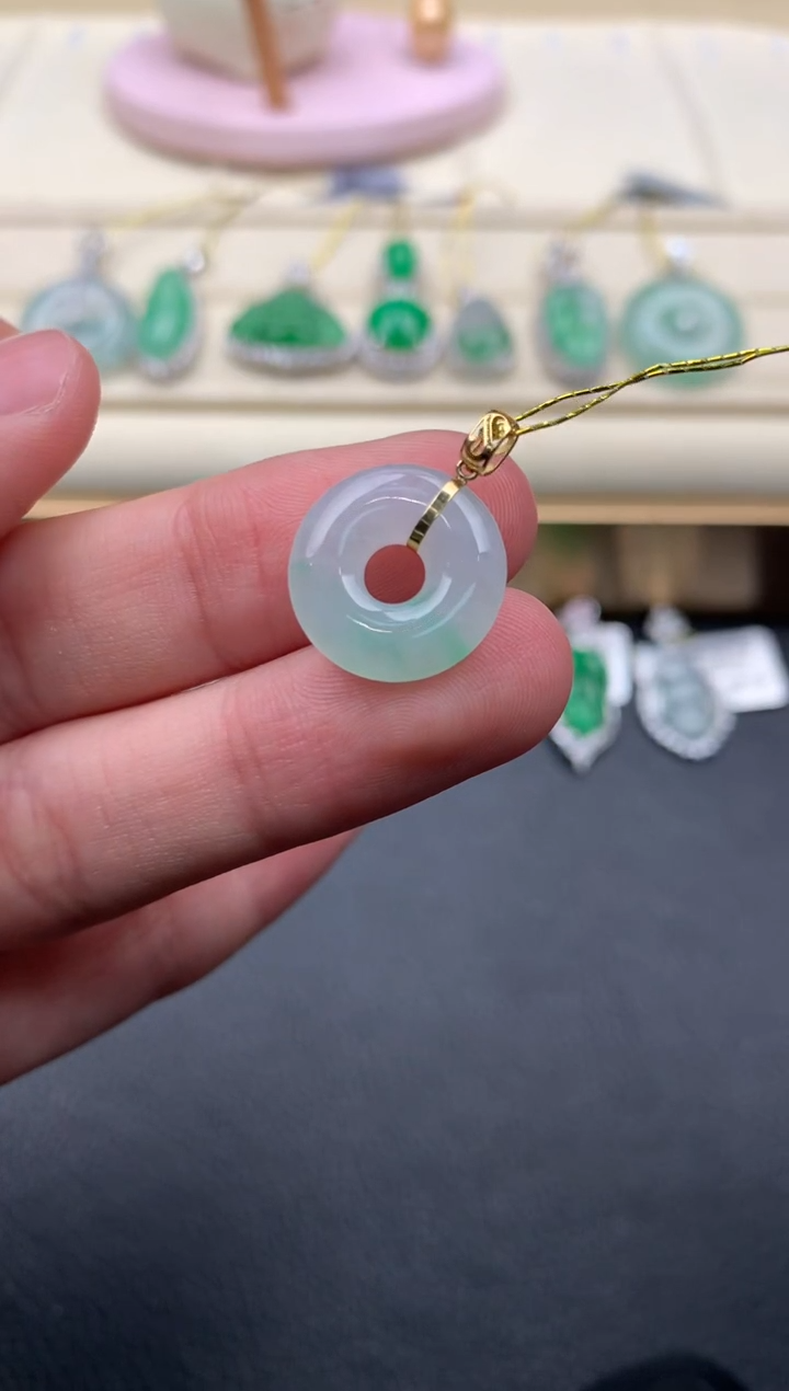 【闪购商品】翡翠颈饰18K金镶嵌A561....