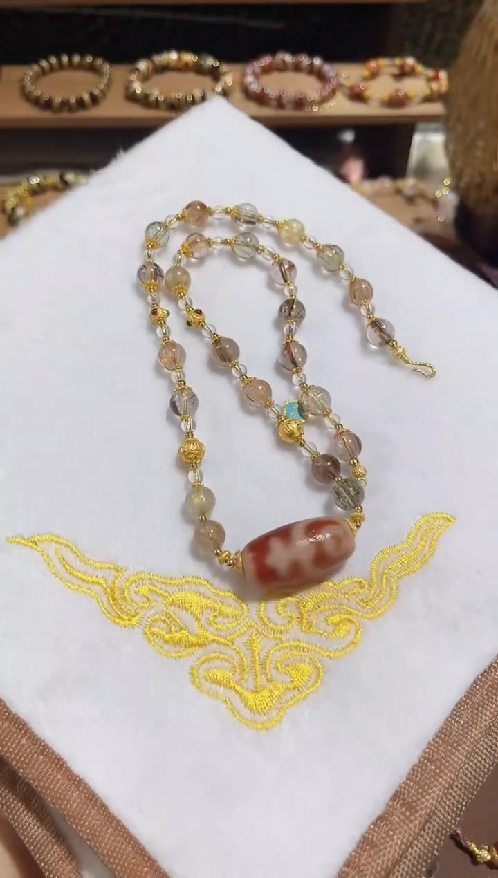 【闪购商品】玛瑙/玉髓颈饰银S925镀金镶嵌珠珠吊坠