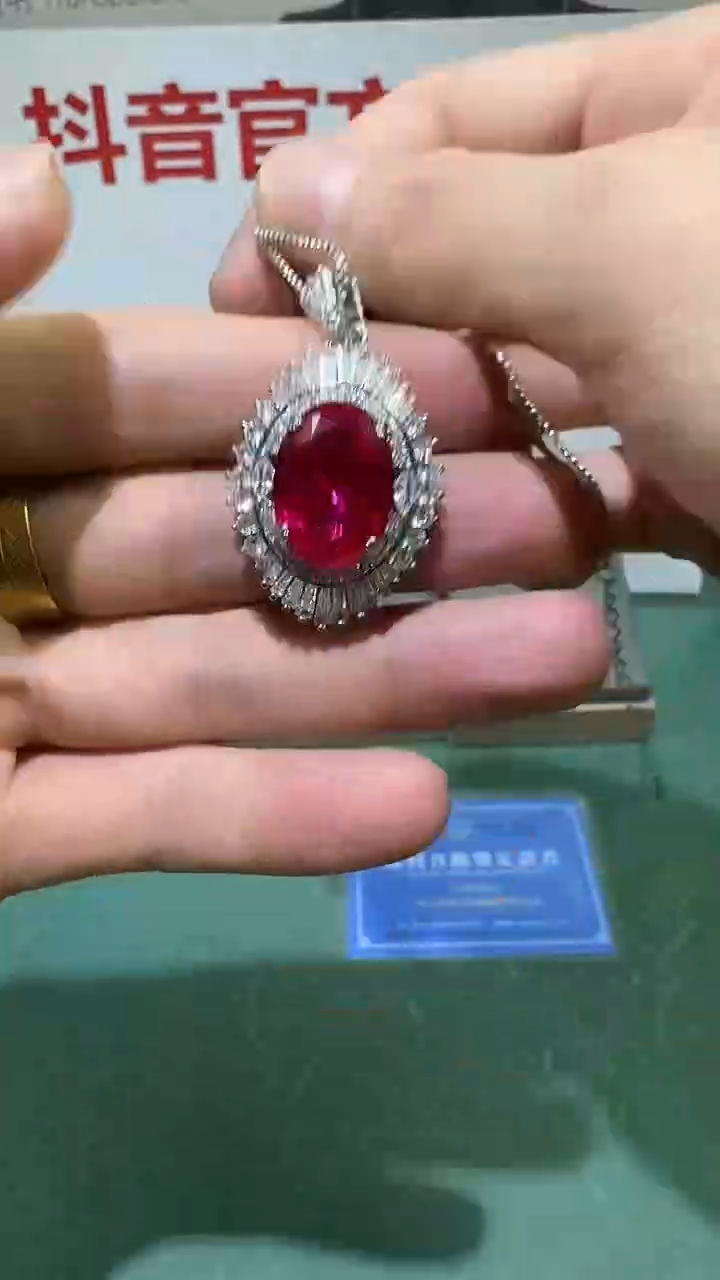 颈饰18K金镶嵌红宝石1