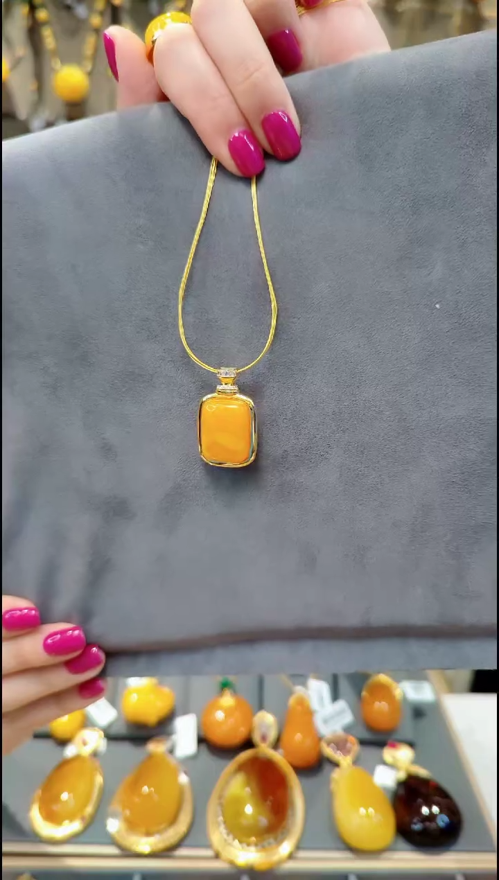 【闪购商品】蜜蜡颈饰银S925镀金镶嵌A1010蜜蜡吊坠赠项圈