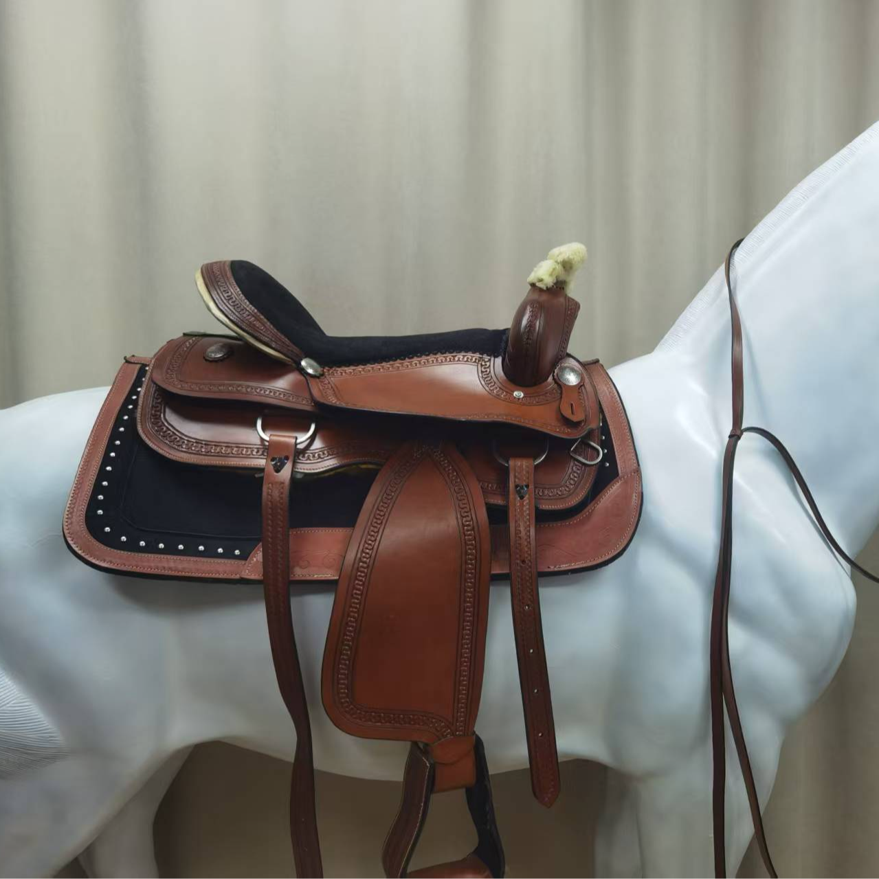 【微瑕疵】全皮手工雕花西部马鞍适合野骑休闲骑乘马具