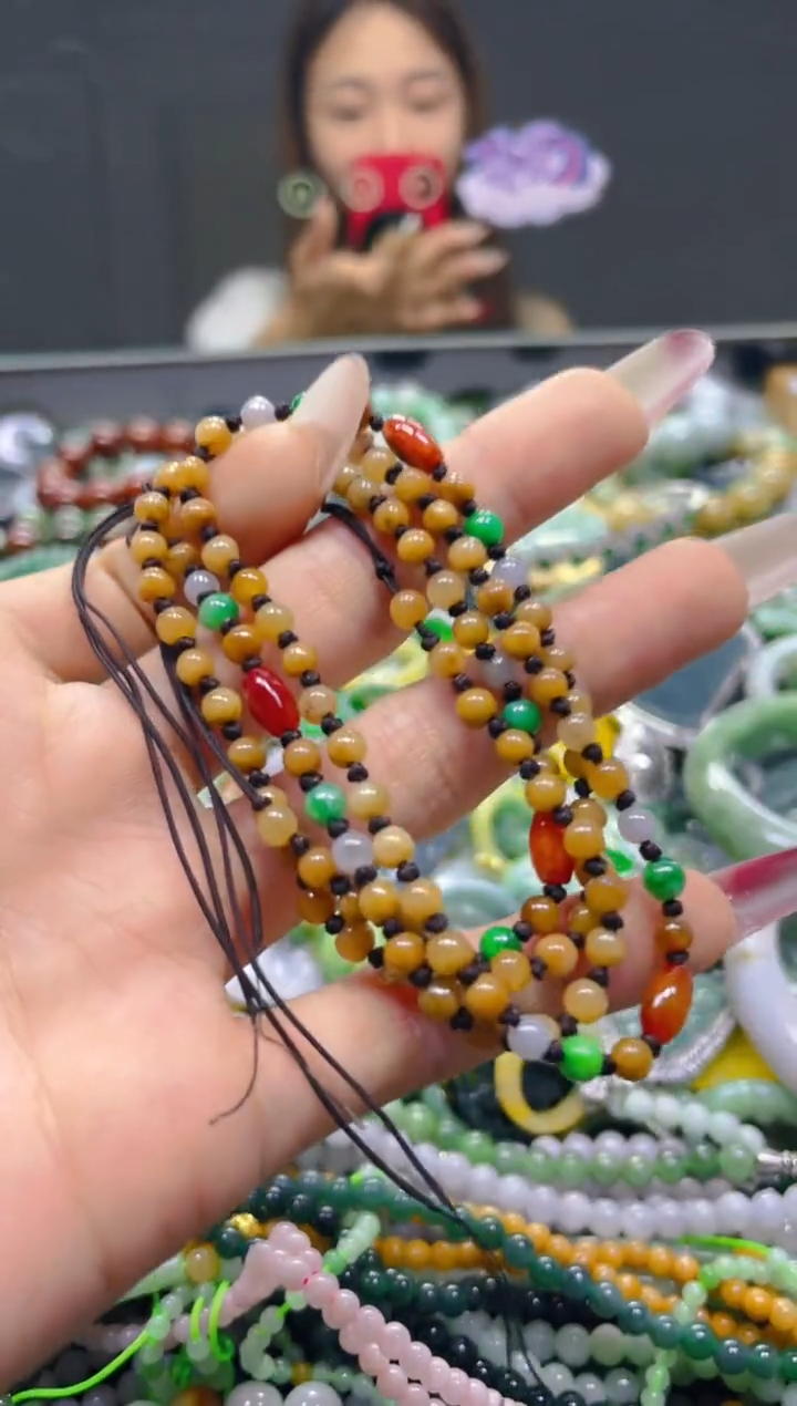 颈饰未镶嵌翡翠4MM/J/翡翠A货，一件也是批发价