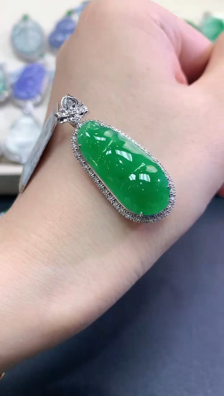 【闪购商品】翡翠颈饰18K金镶嵌C87   