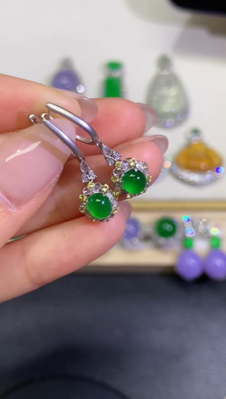 【闪购商品】翡翠颈饰18K金镶嵌团购55