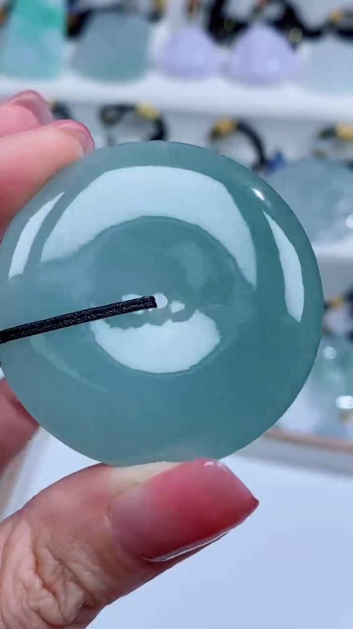 翡翠未镶嵌颈饰吊坠