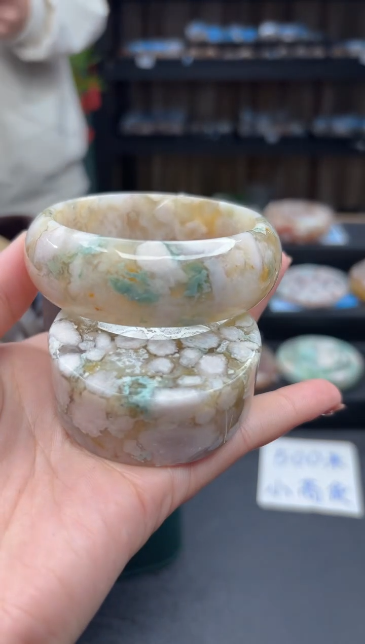 【闪购商品】石英质玉手镯未镶嵌130（57圈赠送镯心）