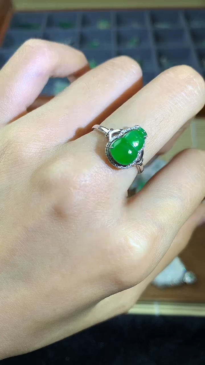 【闪购商品】翡翠戒指18K金镶嵌葫芦戒指ccy