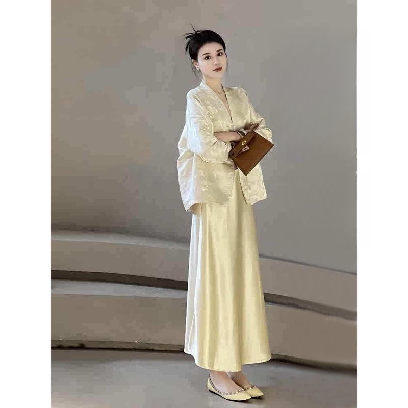 新中式国风套装女2025新款春装宽松显瘦外套上衣缎面半身裙两件套