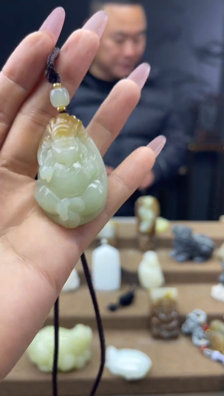 颈饰未镶嵌和田玉1