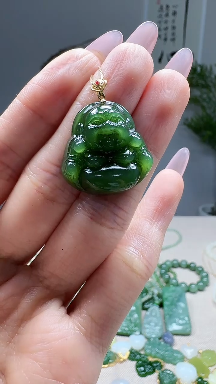 18K金镶嵌和田玉挂件1