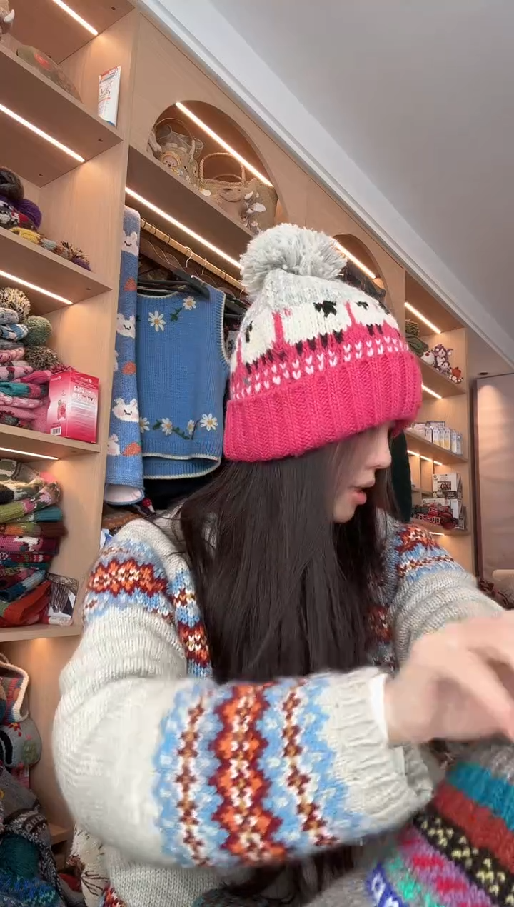 羊毛玫粉色小羊翻边帽