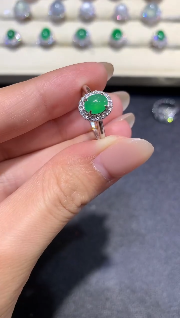 【闪购商品】翡翠戒指18K金镶嵌a103       